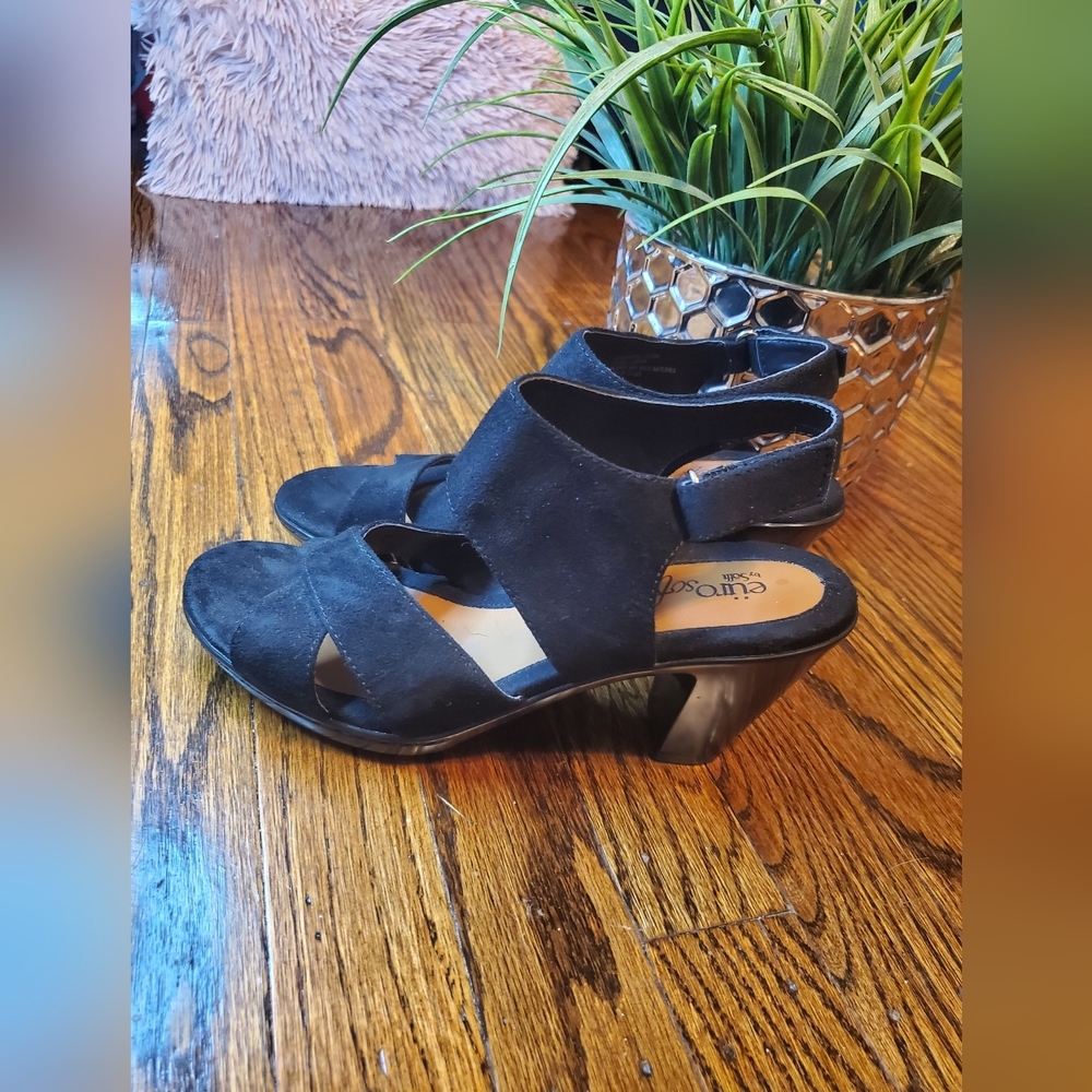 Eűro Soft by Sőft Suede Heel